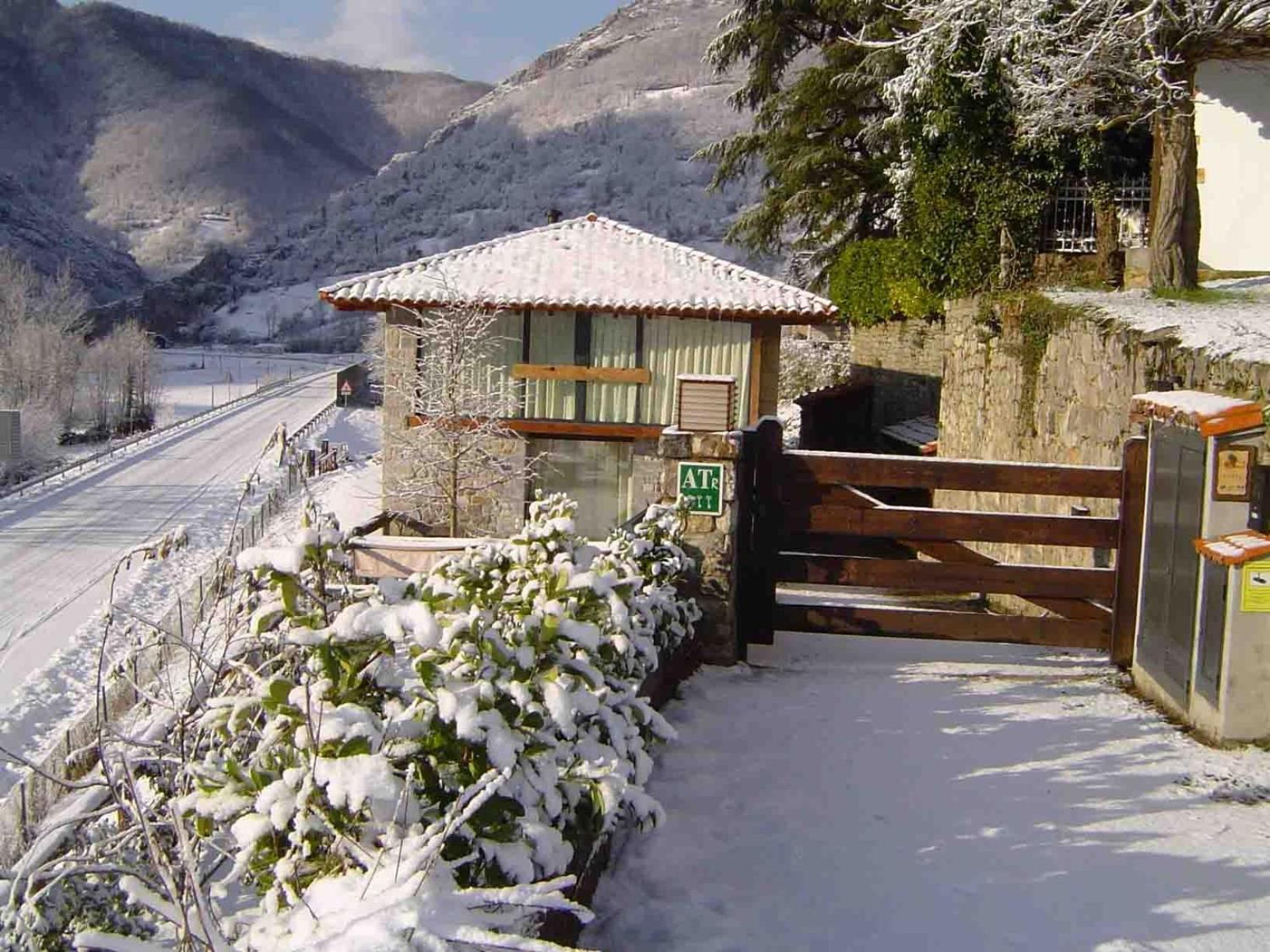 Apartamentos Rurales El Lleron Caso Zewnętrze zdjęcie